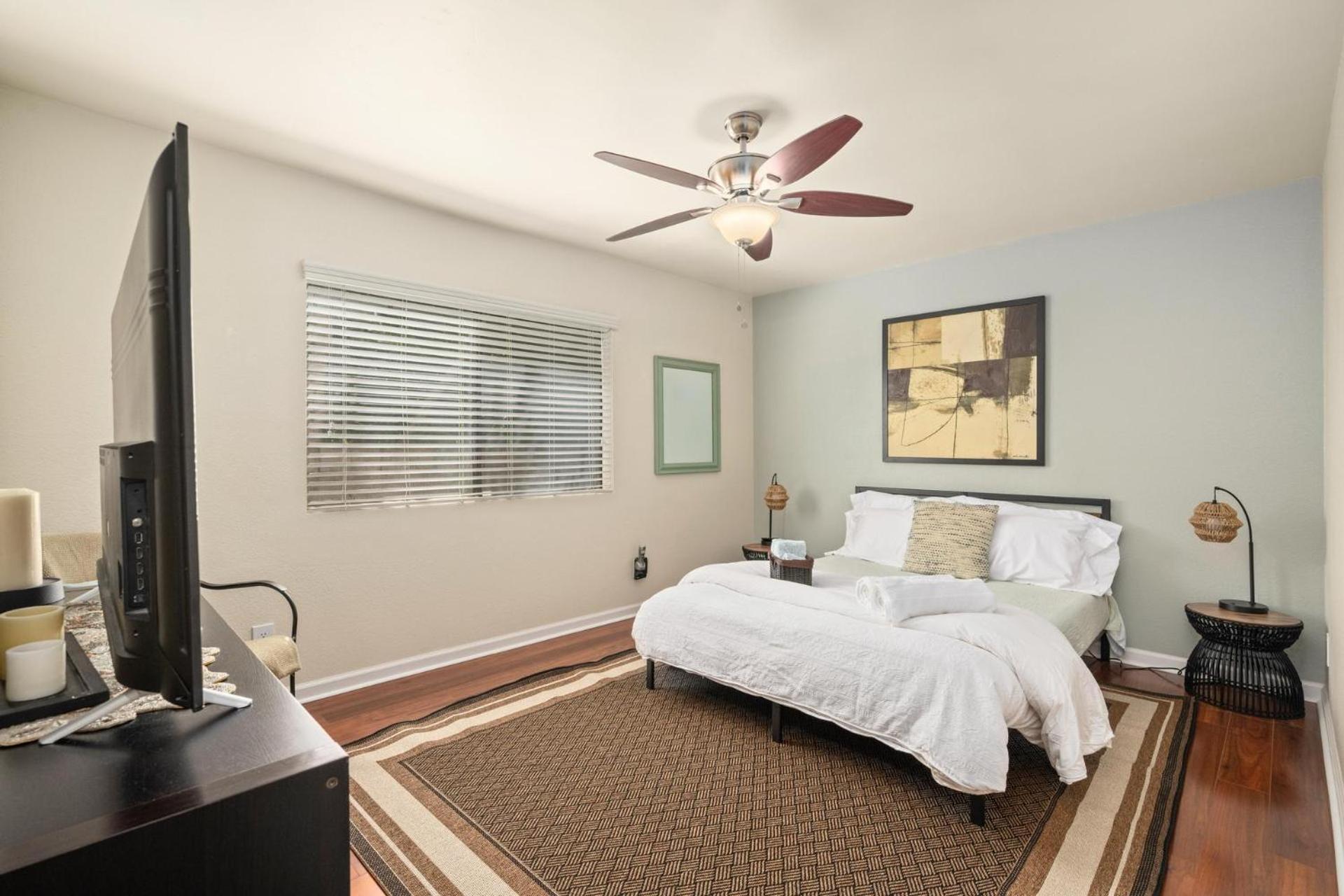Mission Hills Dream - Bbq, Patios, Ac, Parking *